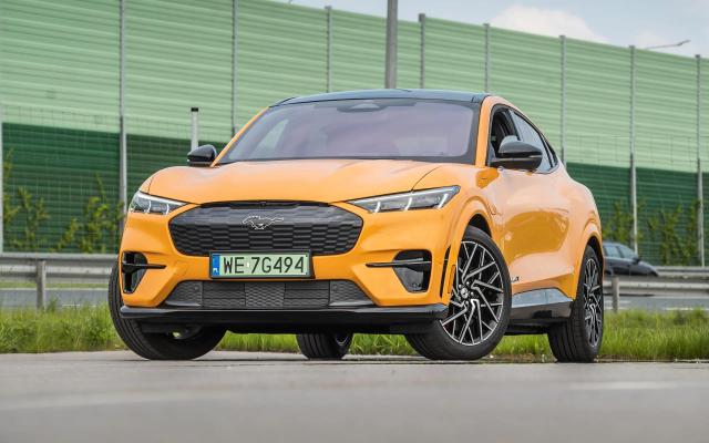 Ford pokonał światowych producentów samochodów