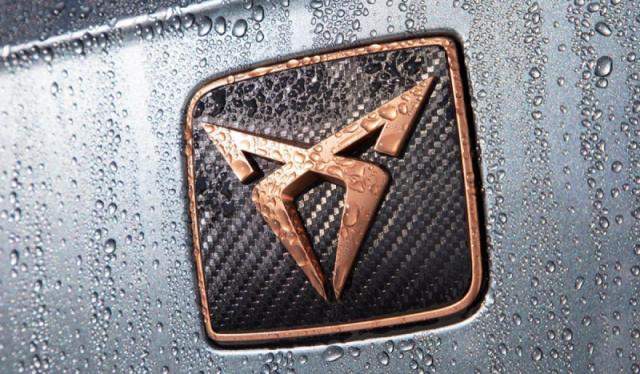 Nowa Cupra dla Roberta Lewandowskiego i piłkarzy Barcelony