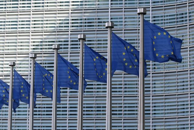 KE łagodzi tempo redukcji emisji, ale trzyma się celu na 2035 rok